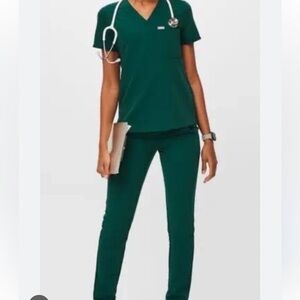 Figs Set in Forest Green Small